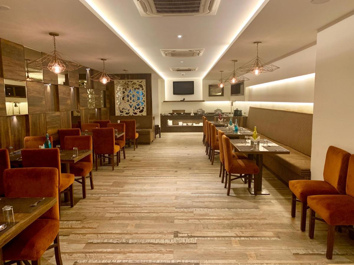 Hotel Amber Rudrapur Esterno foto